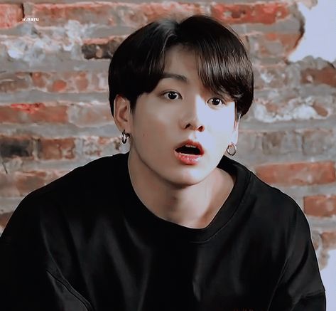 Jungkook Shocked Gif, Suga Shocked Face, Funny Face Gif, Gif Jungkook, Bts Halloween, Jungkook Smile, Shocked Face, Smile Gif, V Jimin