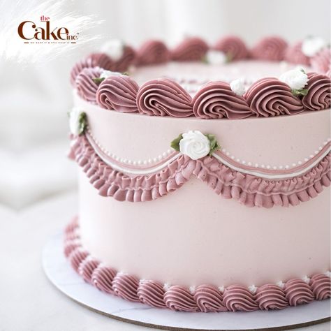 🤩💫Every birthday, every celebration ends with something sweet, a cake, and people remember. It’s about the memories. So if it were easy to resist, it would not be called our Classic Infused Cake! 💯🍥❤ #thecakeinc #cakelove #caketheme #cakephotography #cakedesigns #cakedeliverycompanykolkata #classiccakes #simplecake #aestheticcake #aestheticcakes #bestsellingcake #cakekolkata #kolkatacakes #foodies #kolkatafoodie #kolkatafood #kolkatafoodbloggers Baby Shower Cake Sayings, Shabby Chic Cake, Square Cake Design, Victorian Cakes, Bolo Vintage, Vintage Birthday Cakes, Cake Piping, 16 Birthday Cake, Cake Decorating Piping