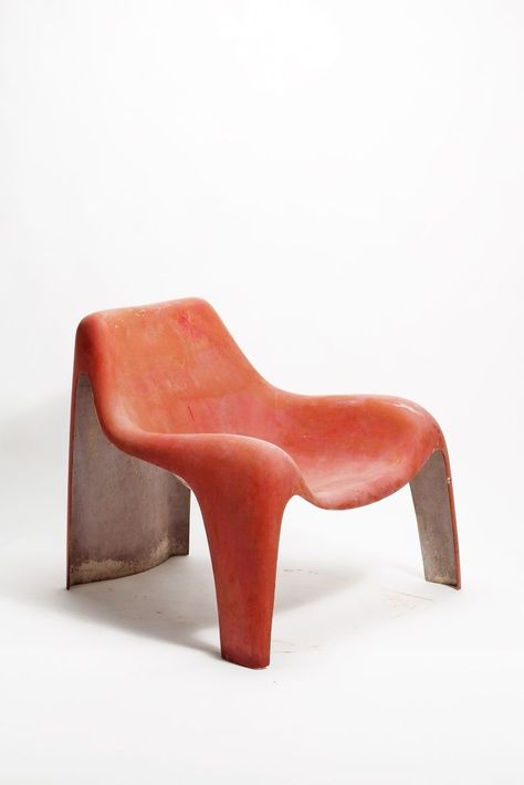 Molded fiberglass seat Luigi Colani, Red Chair, Plastic Chair, Chaise Design, Comfy Chairs, Iconic Design, Vintage Chairs, Take A Seat, Industrial Furniture