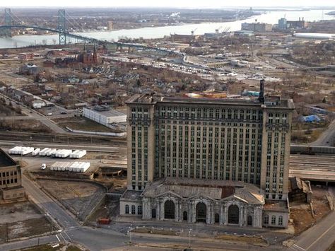 Detroit Ruins, Ambassador Bridge, Abandoned Detroit, Abandoned Structures, Abandoned Train Station, Detroit History, Abandoned Cities, Flint Michigan, Abandoned Train