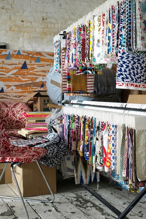 See inside the Eley Kishimoto studio as they print their new wallpaper collection Wallpaper Studio, Studio Artist, Print Studio, Studio Tour, The Wallpaper, Wallpaper Collection, Textile Artists, New Wallpaper, Inspirational Pictures