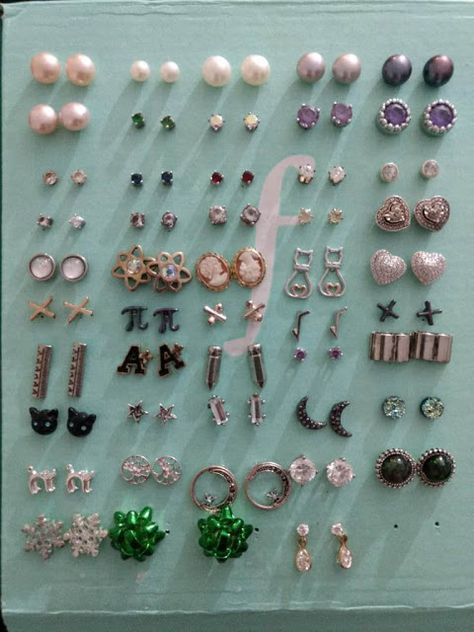 Diy Earring Storage Studs, Stud Earring Display Diy, Homemade Earring Holders Studs, Homemade Stud Earring Holders, Storing Stud Earrings, Jewelry Organizer Diy Wall Stud Earrings, Home Made Earring Holder, Pierced Earring Holder Diy, Cardboard Earring Holder