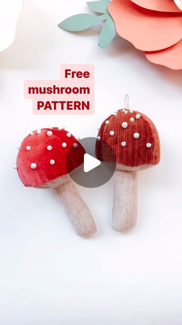 Free Mushroom Sewing Pattern, Mushroom Fabric Pattern, Felt Mushroom Pattern, Mushroom Sewing Pattern, Velvet Mushrooms, Fabric Mushroom, Felt Mushroom, Mushroom Crafts, Mushroom Pattern