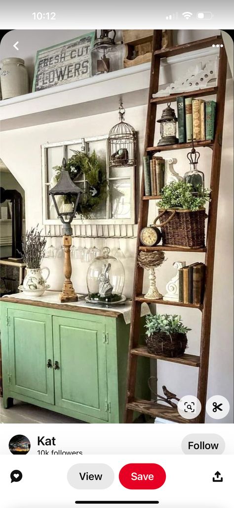 Cottagecore Shelf Ideas, Sala Farmhouse, Eclectic Cabin, Antique Ladder, Rustic Entryway Table, Cottage Loft, Vintage Booth Display, Shallow Shelves, Antique Booth Displays