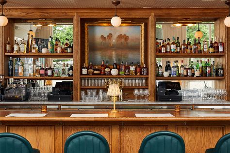 Step Inside Charleston’s Charming Post House Restaurant & Inn – Garden & Gun Post House Inn, Restaurant Wall Lights, Charleston Hotels, William Morris Wallpaper, South Carolina Homes, Morris Wallpapers, Hotel Interiors, Bar Room, House Restaurant