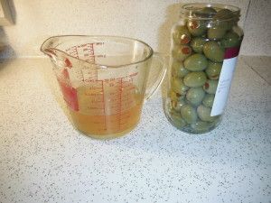 Make your own olive brine for martinis...if you are like me, you currently have 6 bottles of olives with no juice in the fridge... How To Make Brine, Dirty Martini Recipe, Alcohol Mixers, Olive Brine, Iodized Salt, Martini Olive, Olive Jar, Olive Juice, Brine Recipe