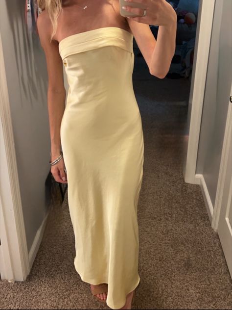 yellow low-back satin midi dress Silk Tube Dress, Yellow Wardrobe, Long Dresses Wedding, Yellow Silk Dress, Strapless Satin Dress, Yellow Satin Dress, College Vibes, Walking Fashion, Silk Charmeuse Dress