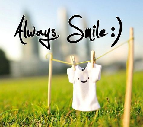 For every minute u are angry with someone, u lose 60 seconds of happiness that u can never get back. Keep smile every day, online sellers. Profile Picture Images, Smile Wallpaper, Dp Photos, Whatsapp Profile Picture, Pics For Dp, Dp For Whatsapp, Whatsapp Dp Images, Always Smile, Keep Smiling