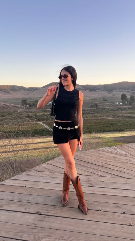 Valle fit inspo valle de guadalupe cowboy boots outfit mexico fit inspo cowgirl outfit vineyard outfit brown boots outfit fall outfit inspo Black Outfit Cowboy Boots, Cowgirl Brown Boots Outfit, Cowboy Boots Outfit Brown, Outfits With Brown Cowboy Boots, Brown Cowboy Boots Outfit Summer, Guadalajara Mexico Outfits, Tequila Mexico Outfit, Brown Western Boots Outfit, Rodeo Style Outfits