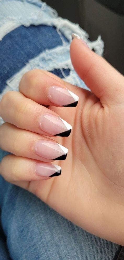 White And Black French Tip Nails Almond, Black And White Acrylic Nails French Tip, Black And White Acrylic Nail Ideas, Black White Tips Nails, Black And White French Tips Coffin, White And Black Nails French Tip, French Tip Nails Diagonal, Black Nails With White Tips French Manicures, Gel Black And White Nails