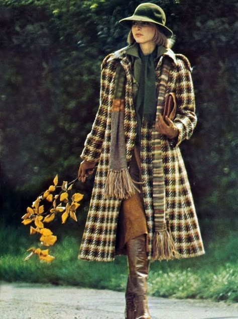 California Autumn, 1974 Fashion, Bad Clothing, 70s Mode, Fashion Decades, Fashion 1970s, 70s Women, Seventies Fashion, 70’s Fashion