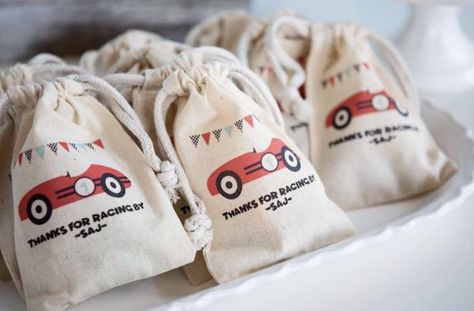 Vintage Cars Party Theme, Car Party Invitations, Vintage Grand Prix Birthday Party, Vintage Cars Birthday Party, Car Themed Cookies, Vintage Car Themed Birthday Party, Vintage Car Birthday Party, Birthday Cake Vintage, Two Fast Birthday Party