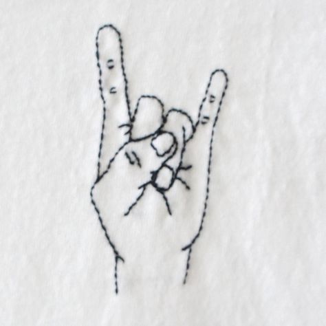 Rock Embroidery, Ideas Embroidery, Embroidery Tshirt, Costura Diy, Embroidery Gifts, Embroidery On Clothes, Shirt Embroidery, Hand Embroidery Stitches, Rock On