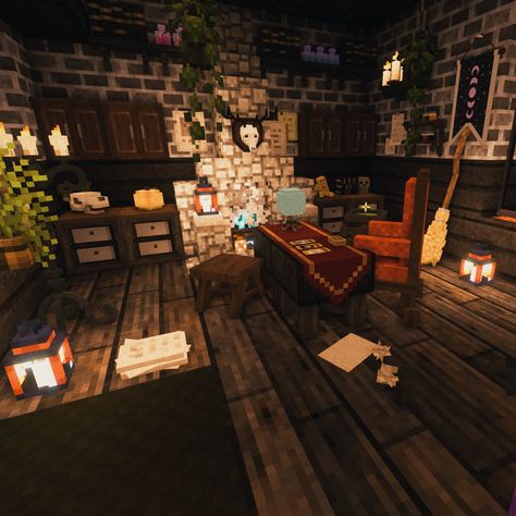 Mc Witch House, Witch Village Minecraft, Witch Room Minecraft, Minecraft Witch Decor, Minecraft Witchcore, Minecraft Witch Interior, Minecraft Witch House Interior, Witchy Minecraft, Minecraft Witch Cottage