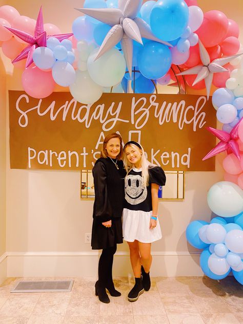 Sorority Family Weekend, Moms Weekend Sorority, Parents Weekend Banner, Sorority Brunch, Parents Weekend Sorority, Sorority Parents Weekend, Sorority Activities, Senior Brunch, Sisterhood Activities