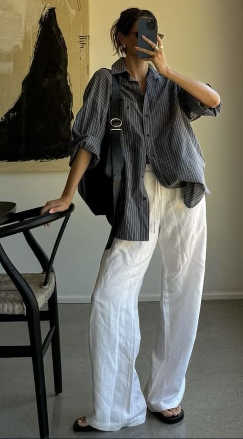 March Fashion 2025, Modest Fashion Hot Weather, Every Day Outfit Woman, Messy Chic Outfit, Long Sleeved Summer Outfits, London Summer Aesthetic Outfit, Chic Effortless Outfits, Stylish Modest Outfits Summer, Korean Streetwear Women