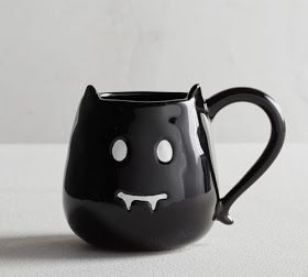 Ceramics Halloween, Halloween Dinnerware, Bat Mug, Goth Room, Halloween Plates, Caffeine Addict, Mug Pottery, Diy Ceramic, Livingstone