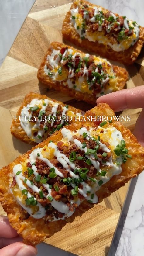 Loaded Hashbrowns, Hashbrown Patties, Baked Potato Toppings, Crispy Hashbrowns, Loaded Baked Potato, Potato Toppings, Hashbrown Recipes, Loaded Baked Potatoes, Bacon Ranch