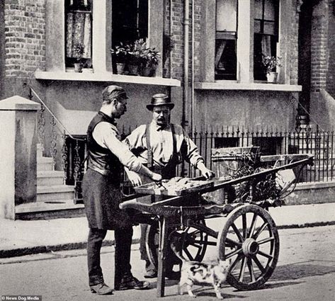 Fishmongers in Greenwich. A costermonger's most profitable times were Saturday and early S... Victorian Street, Greenwich Park, Tourism Poster, Robert Doisneau, Old Paris, Charles Spurgeon, Jewish History, Paris Photo, Old London