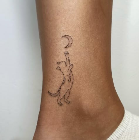 Tattoo Of Two Cats, Small Tattoos For Cats, Tattoo Ideas For Your Cat, Cat Reaching Up Tattoo, Tattoos For My Cat, Small Cats Tattoos, Pretty Cat Tattoos, Cute Tattoos Cat, Mirco Tattoos