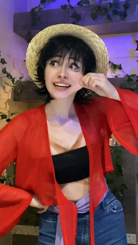 Nami Cosplay One Piece, Chopper Cosplay, Cosplay Luffy, Luffy Outfits, Buggy Shanks, One Piece Funny Moments, Robin Franky, Luffy Cosplay, Hot Halloween Outfits