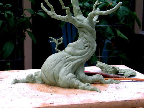 tree sculpture WIP front by RandyHand on deviantART --I'd like it better without the face Ceramic Sculpture Figurative, Tree Sketches, Sculptures Céramiques, Trendy Tree, Tree Sculpture, Tree Drawing, Sculpting Clay, Art Clay, Décor Diy