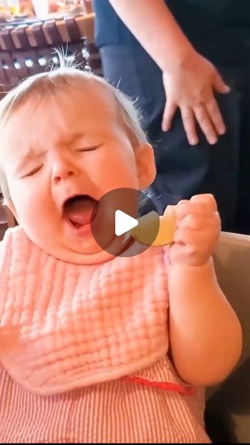 238K likes, 255 comments - filmingbaby el December 29, 2023: "Adorable Babies😂😂😂 #viral #shorts #reels #baby #cutebaby #funnybaby #trending #kids". Videos For Babies, Cute Babies Videos Funny, Viral Video, Baby Videos Cute, Baby Funny Videos, Kid Stuff, Funny Babies Videos, Funny Baby, Reels Video