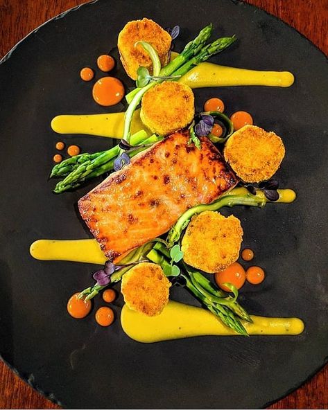 Honey glazed salmon, pumpkin risotto cakes, roasted pumpkin puree, asparagus, red pepper cream. 💥🔪😀 ......................... Tag friends… Gastronomic Food, Fine Dining Plating, Risotto Cakes, Food Presentation Plates, Honey Glazed Salmon, Gourmet Food Plating, Food Plating Techniques, Pumpkin Risotto, Fancy Dinner Recipes