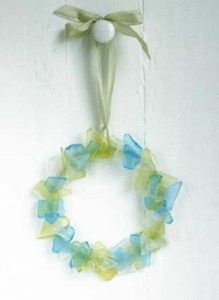 Beach Glass Wreath, Sea Glass Wreath, Sea Glass Diy, Glass Wreath, Beach Glass Crafts, Art Coquillage, Beachy Christmas, Glass Art Projects, Beach Glass Art