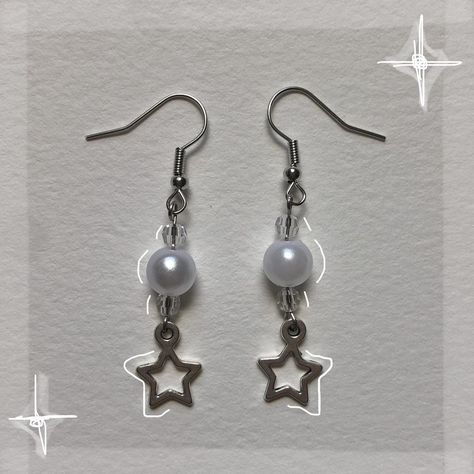 Dangling star earrings * 2 inches long * handmade... - Depop Jewellery Catalogue, Accessory Closet, Ideas Pulseras, Diy Wire Earrings, Beads Accessories, Jewelry Catalog, Beaded Jewellery, Star Diy, Earring Ideas