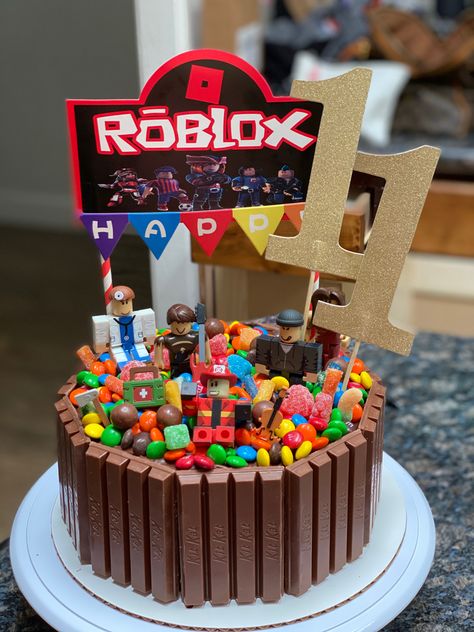 10th Birthday Cakes For Boys, Roblox Cakes, Boys Bday Cakes, Rental Renovation, Video Game Cake, Tractor Birthday Cakes, Boys 8th Birthday, Kid Friendly Home, Roblox Birthday Cake