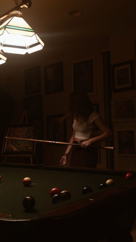 Creative Astethic, Vintage Pool Table Aesthetic, Playing Pool, Pinball Photoshoot, Pool Table Photoshoot Ideas, Playing Pool Aesthetic, Bar Photoshoot, Pool Table Aesthetic, Pool Table Photoshoot