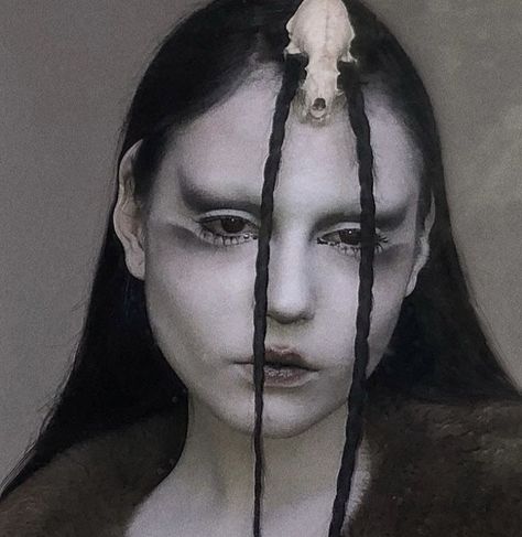 Posessed Makeup, Ghost Girl Aesthetic, Maquillage Goth, Piskel Art, Ghost Girl, Alternative Makeup, Make Up Inspo, Creative Makeup, Dark Fashion