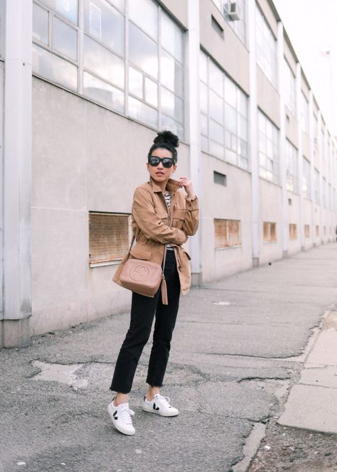 veja sneakers + khaki utility jacket outfit // tips for breaking in Veja Esplar sneakers Beige Shacket Outfit, Veja Sneakers Outfit, Utility Jacket Outfit, Extra Petite Blog, Sneakers Outfit Spring, Zapatillas Veja, Casual Travel Outfit, Veja Esplar, Travel Outfit Plane