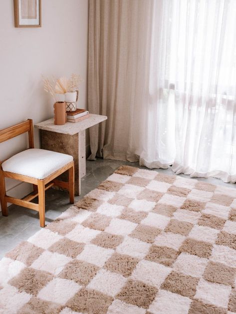 How to Make A Patterned Rug (Testing Three Ways!) Checkered Rug Playroom, Tan And White Checkered Rug, 70s Living Room, Funky Living Rooms, Checkered Decor, Funky Rugs, Patterned Rug, Colourful Living Room, Checkered Rug