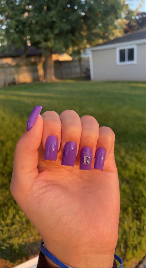 Purple Medium Nails, Purple Summer Nails Designs, Purple Nails With Initial, Purple Short Nails, Short Purple Nails, Purple Acrylic Nails, Lilac Nails, Short Press On Nails, Prom 2024