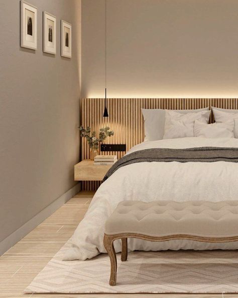 Minimalistic Luxury Bedroom, Wood Behind Bed On Wall, En Suite Bedroom Ideas, Homely Bedroom, Modern Design Interior, House Interior Bedroom, Feature Wall Bedroom, Minimalist Bedroom Decor, Modern Minimalist Bedroom