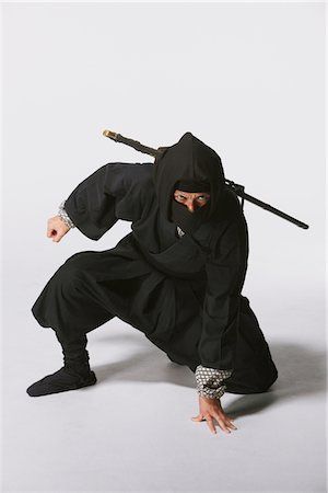 Samurai Fashion, Ninja Movies, Vogue Poses, Ninja Outfit, Batman Concept, Arte Ninja, Ninja Samurai, Door Guard, Action Pose Reference