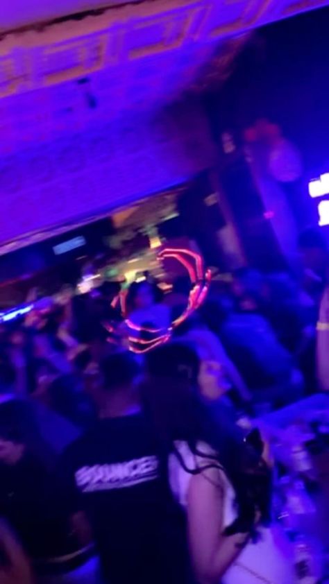 Chandigarh Club Snapchat Story, Club Video Nightclub Snapchat, Club Videos Nightclub, Soho Club, Cigratte Wallpaper, Club Dancing, Club Nightclub, Indian Clubs, Party Night Club Aesthetic