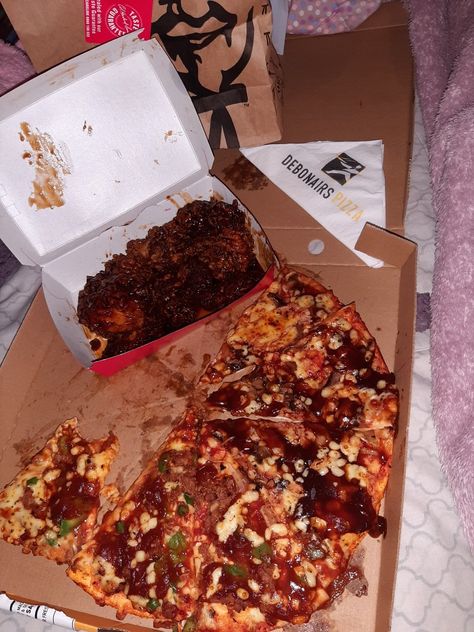 Pizza And Wings Aesthetic, Debonairs Pizza South Africa, Dunked Wings, Debonairs Pizza, Kfc Wings, Kfc Aesthetic, Wings For Dinner, Foods Aesthetics, Kfc Pizza