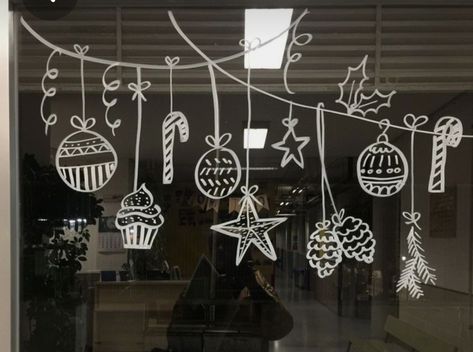 Christmas Chalkboard Art, Christmas Window Painting, Christmas Window Display, Christmas Chalkboard, Christmas Window Decorations, New Year's Crafts, Xmas Diy, Christmas Window, Christmas Drawing