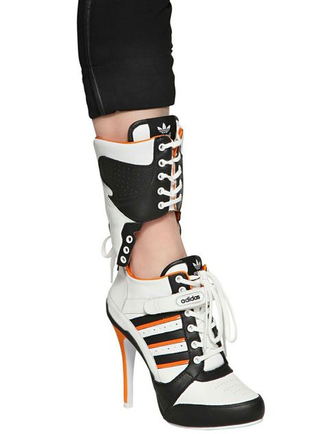 Bellos .. High Heel Stiefel, Harley Quinn Costume, Nike Classic Cortez, Leather High Heel Boots, Leather Boots Heels, Adidas Shoes Women, Mode Boho, Nike Free Shoes, Milan Fashion Weeks