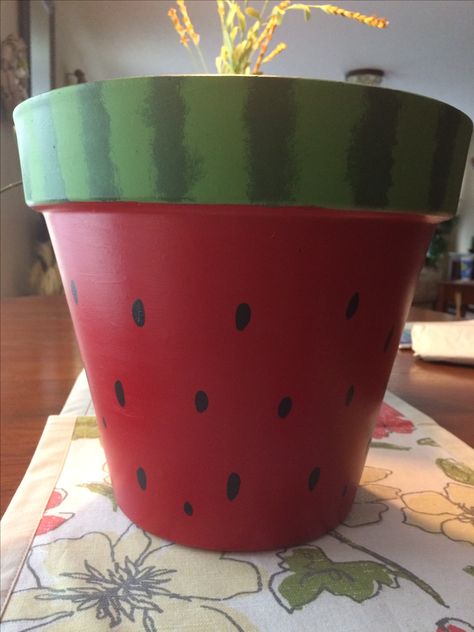 Watermelon Painting, Escuela Diy, Watermelon Plant, Mosaic Flower Pots, Painted Pots Diy, Watermelon Party, Painted Plant Pots, Flower Pot Design, Horseshoe Crafts