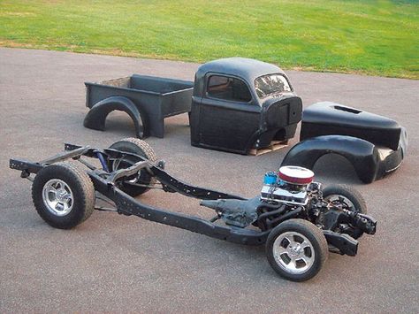 0605ct 02 Z+1941 Willys+kit Car Classic Trucks Magazine, Chassis Fabrication, Diy Go Kart, Rat Rods Truck, Hot Rod Trucks, Cinder Block, Sepeda Motor, Pedal Cars, Old Car