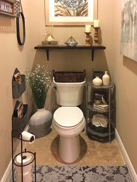 Water Closet Decor, Bathroom Theme Ideas, Classic Luxury Living Room, Bathroom Theme, Beautiful Bathroom Decor, Half Bathroom Decor, Toilet Room Decor, Bathroom Counter Decor, Bathroom Towel Decor