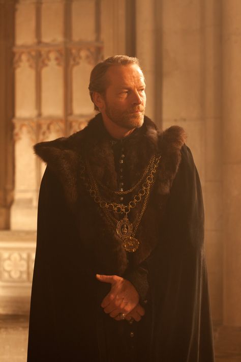 The Hollow Crown - Henry IV part - Lord of Warwick Medieval Lord, Stark Children, Hollow Crown, Jorah Mormont, The Hollow Crown, 16th Century Fashion, Iain Glen, Bear Island, Henry Iv