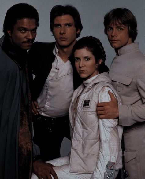 Movie Wallpapers Desktop, Han Solo Leia, Star Wars Behind The Scenes, Luke Leia, General Kenobi, Star Wars Cast, Han And Leia, Star Wars Aesthetic, Classic Star Wars