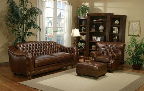 . Tufted Sofa Living Room Ideas, Creme Living Room Ideas, Tufted Sofa Living Room, Sofa And Rug, Wood Furniture Bedroom, Guest Living Room, Brown Sofa Set, Living Room Ideas Blue, Dark Brown Leather Sofa