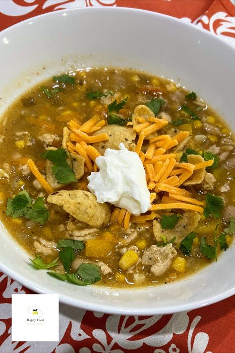 Salsa Verde Chili is a nice option when you want to switch it up from tomato based chili. Made with ground turkey, white beans, and store bought salsa verde, it’s also a healthy, hearty, protein packed meal. This meal can be on the table in 30-35 minutes. It’s perfect for weeknights or when you are short on time. Turkey Chili White, Turkey Chili Verde, Chili Verde Sauce, Recipes Using Ground Turkey, Chili White, Turkey Chilli, Ground Turkey Chili, Green Chili Sauce, Verde Sauce