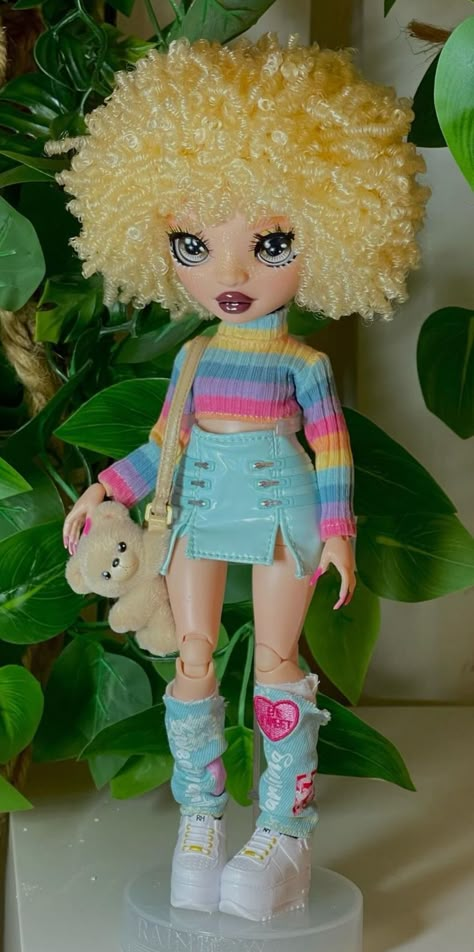 Rainbow High Inspired Outfits, Rainbow High Outfits, Rainbow High Doll Aesthetic, Rainbow High Color And Create, Rainbow High Repaint, Rainbow High Doll Restyle Ideas, Rainbow High Dolls Restyle, Rainbow High Restyle, Shadow High Dolls